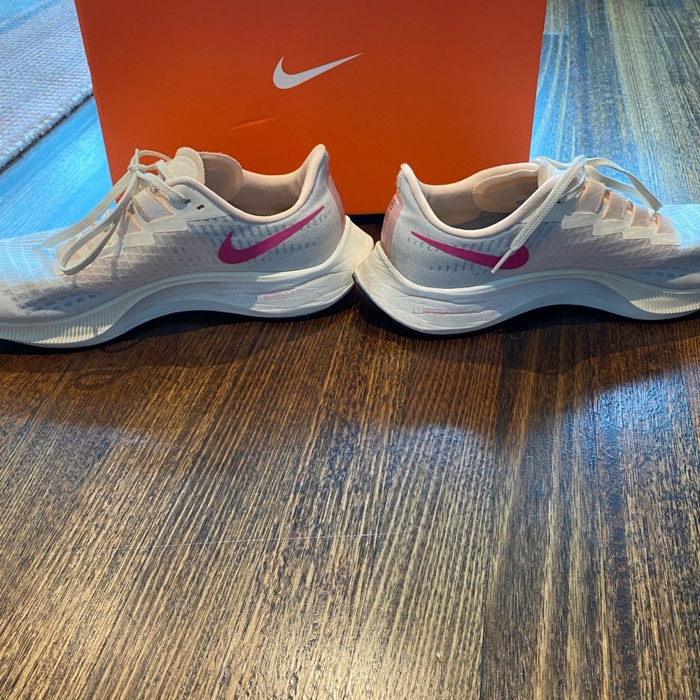 Nike Air Zoom Pegasus 37 - Picture 9 of 13